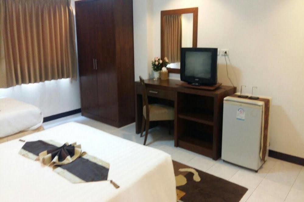 Hotel J House Phuket 2*
